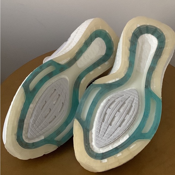 Adidas Ultraboost 21 BNIB - Picture 2 of 5